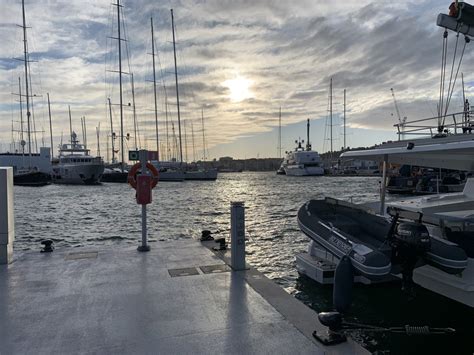 La Lonja Marina Charter.